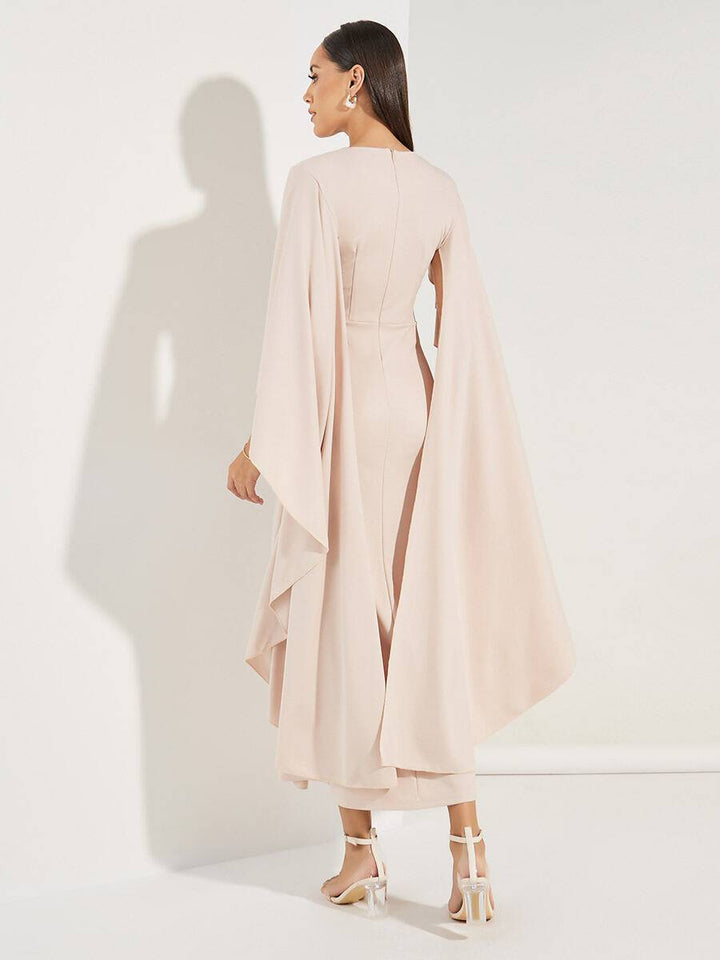 Inga - Hellrosa Midi-Kleid mit V-Ausschnitt und Chiffon-Ärmel