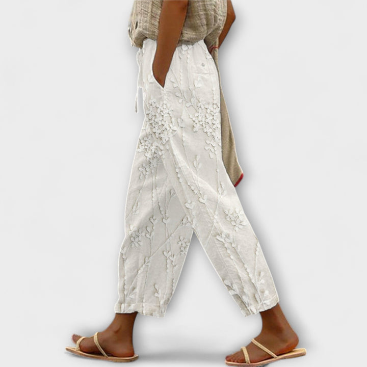 Tilda – Locker Geschnittene Hose Mit Weinlaub-Print