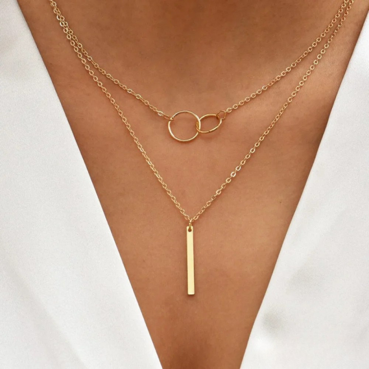 Ilse  - Vintage-Halskette mit goldenem Doppelkreis-Anhänger