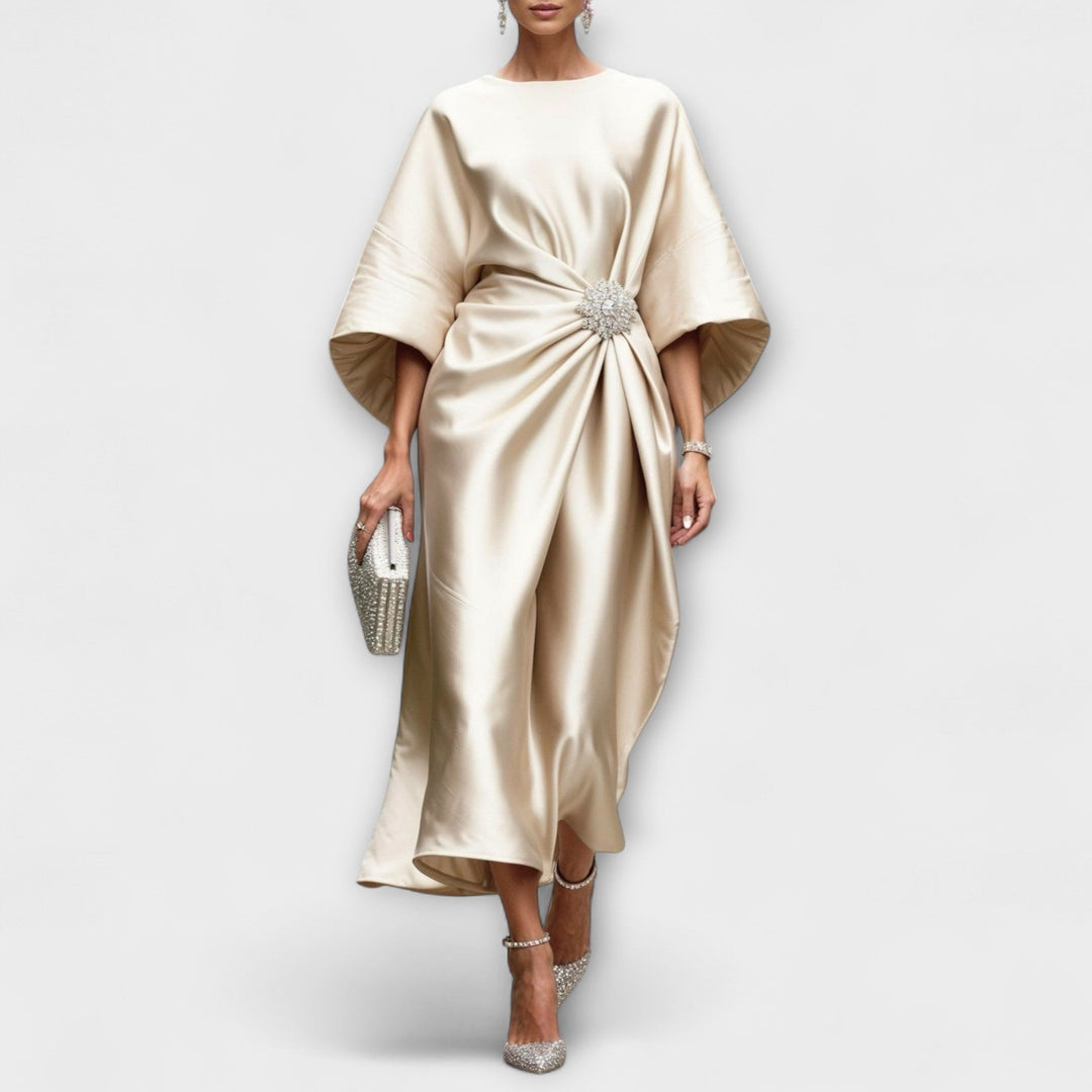 Oda - Luxe Shimmer Satin Langkleid