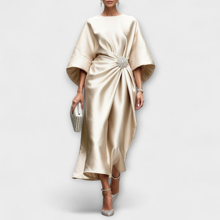 Oda - Luxe Shimmer Satin Langkleid