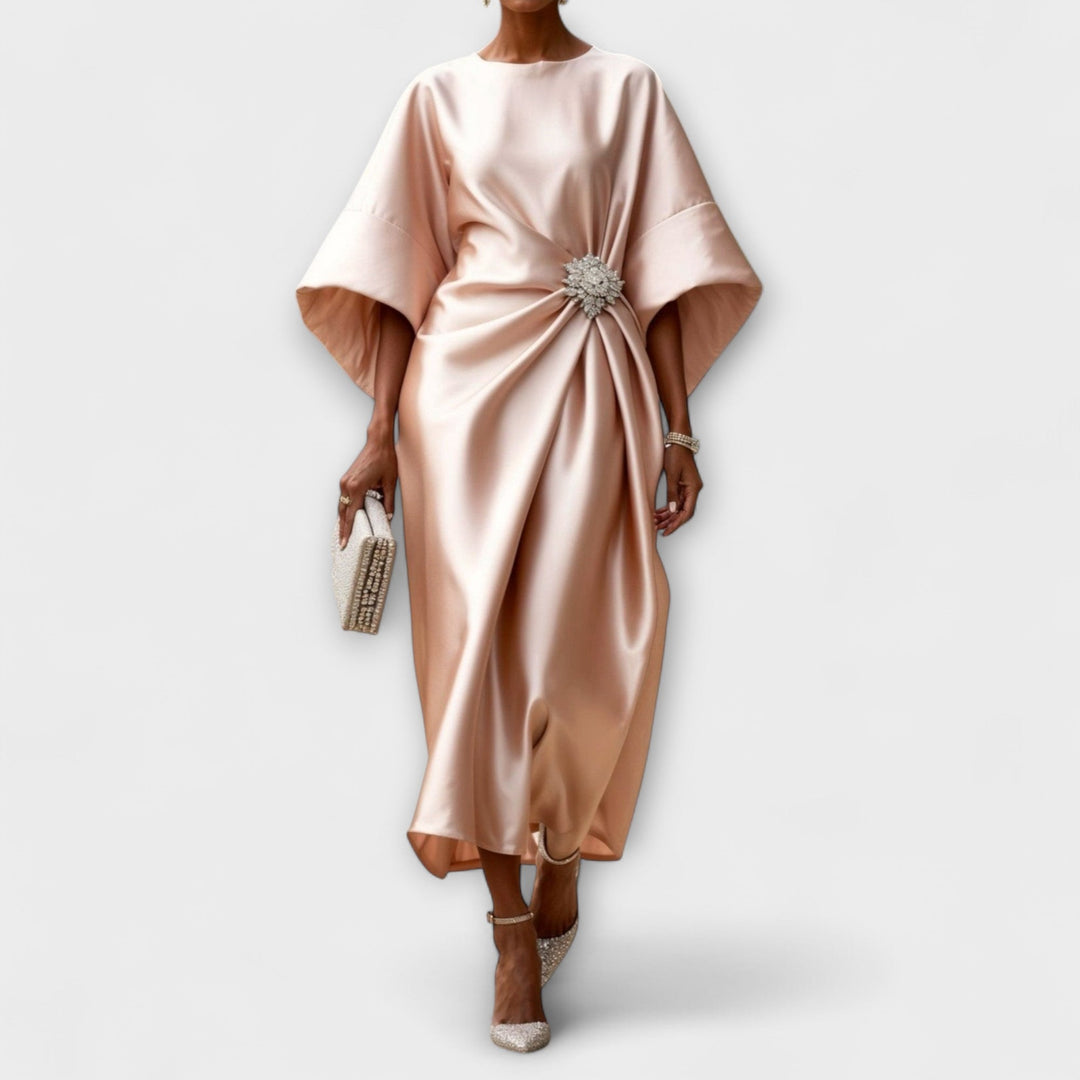 Oda - Luxe Shimmer Satin Langkleid