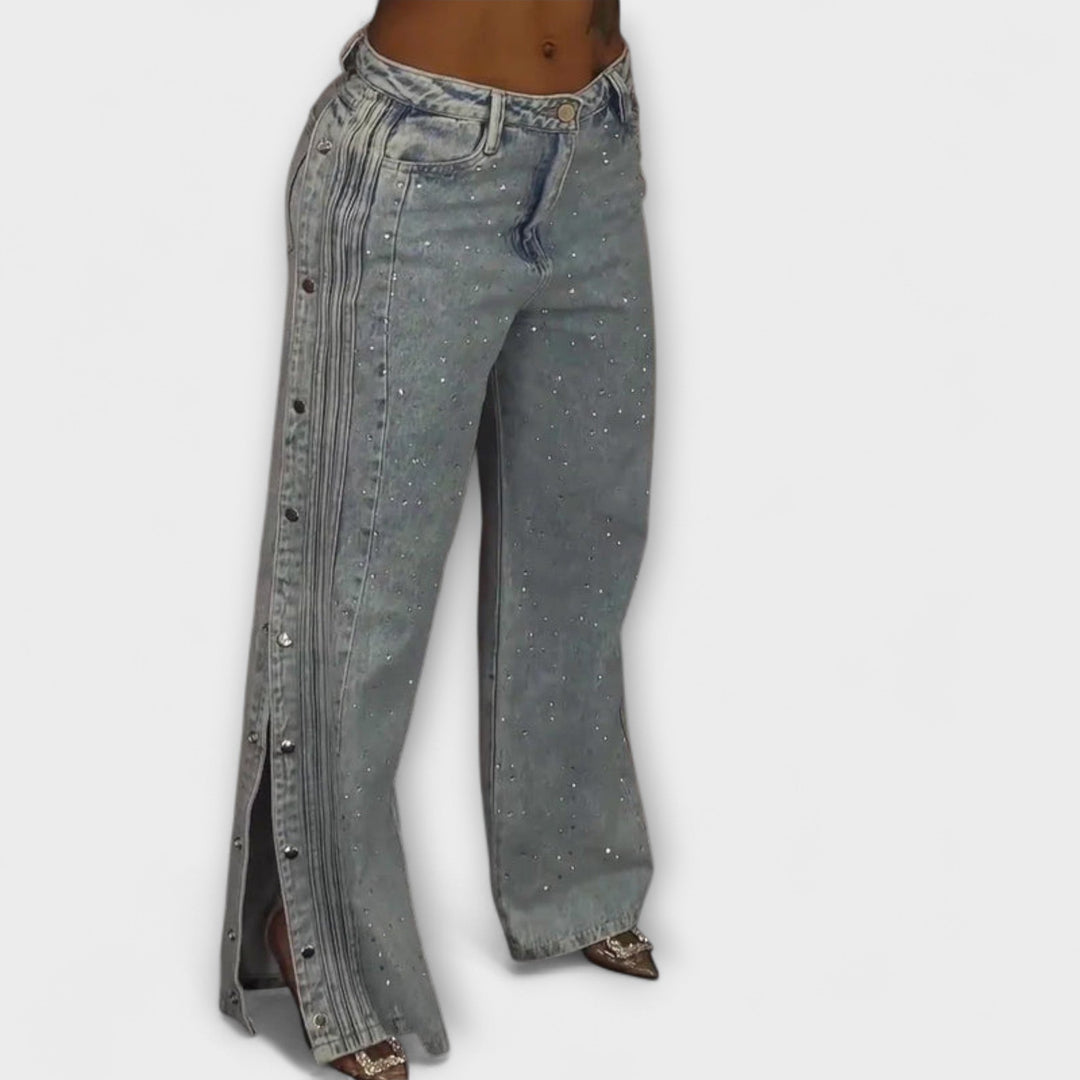 Yara – High-Waisted Jeans Mit Strass Und Seitlichen Knopfdetails