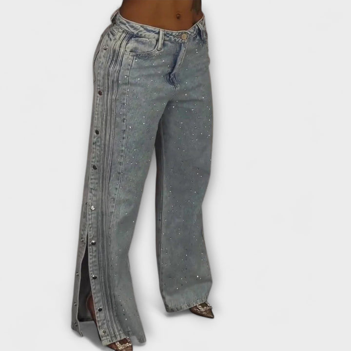 Yara – High-Waisted Jeans Mit Strass Und Seitlichen Knopfdetails