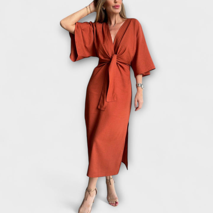 Jasmina - Lässiges Kleid mit V-Ausschnitt und Krawatte