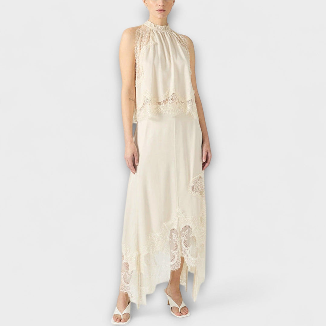 Fredrika – Satin-Set mit Spitzenakzenten und plissiertem Ausschnitt