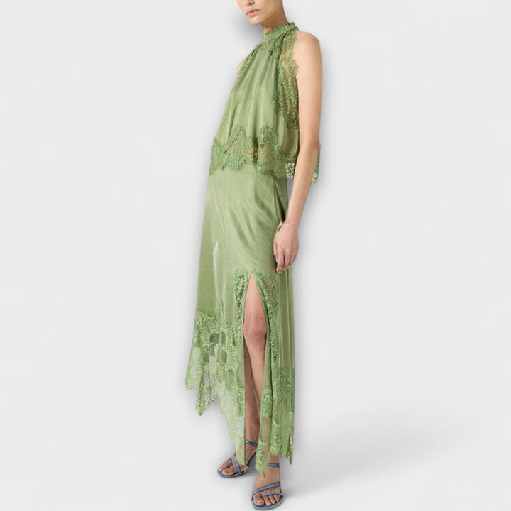 Fredrika – Satin-Set mit Spitzenakzenten und plissiertem Ausschnitt