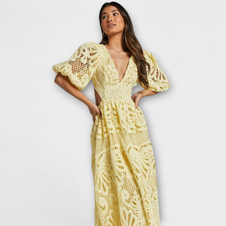Fenja - Elegantes Kleid mit zarten Details