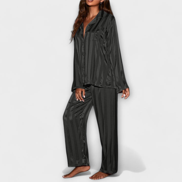 Nina - Luxuriöser Pyjama