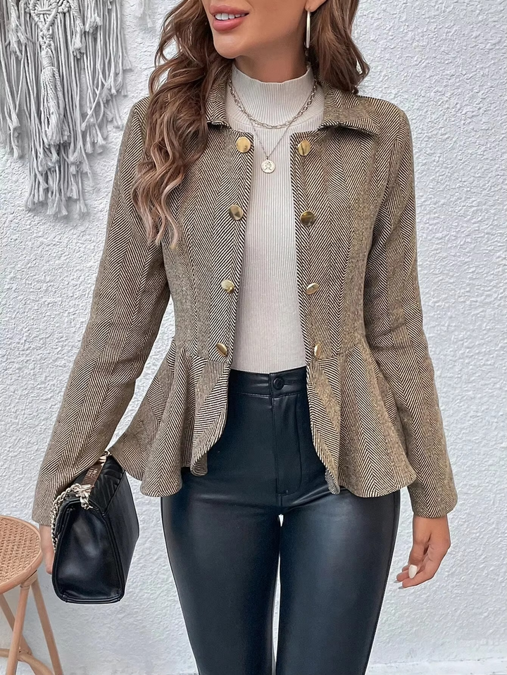 Christa - Der Blazer mit Rüschen-Details