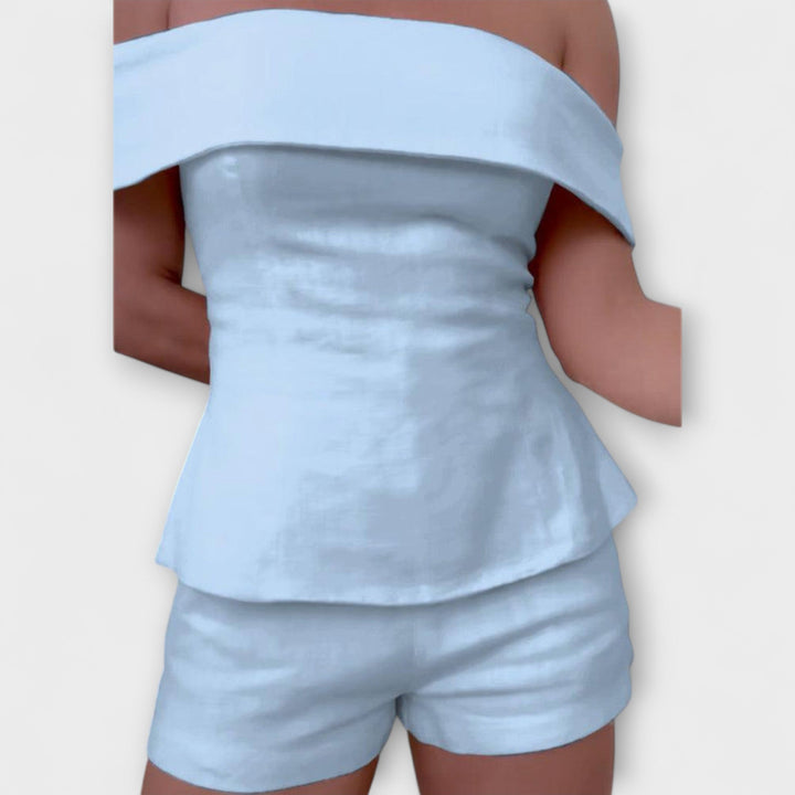 Fredrika – Weißes Freizeit-Ensemble mit Eleganz-Twist